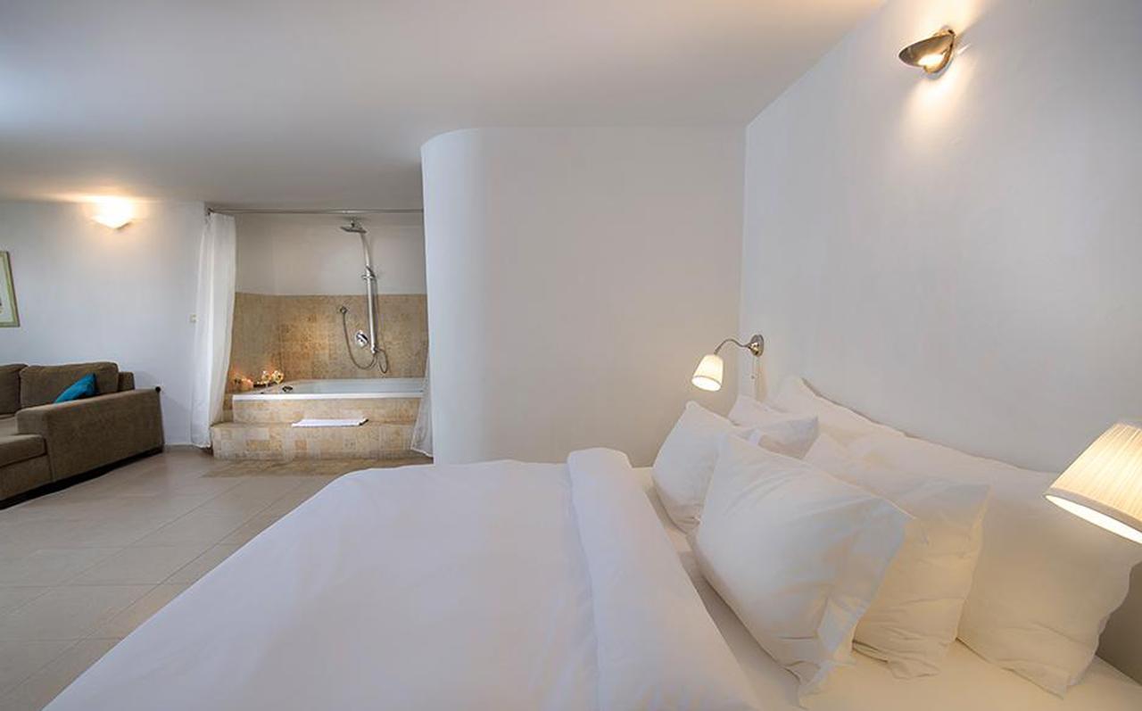 Above The Sea Villa Ein Hod Bagian luar foto